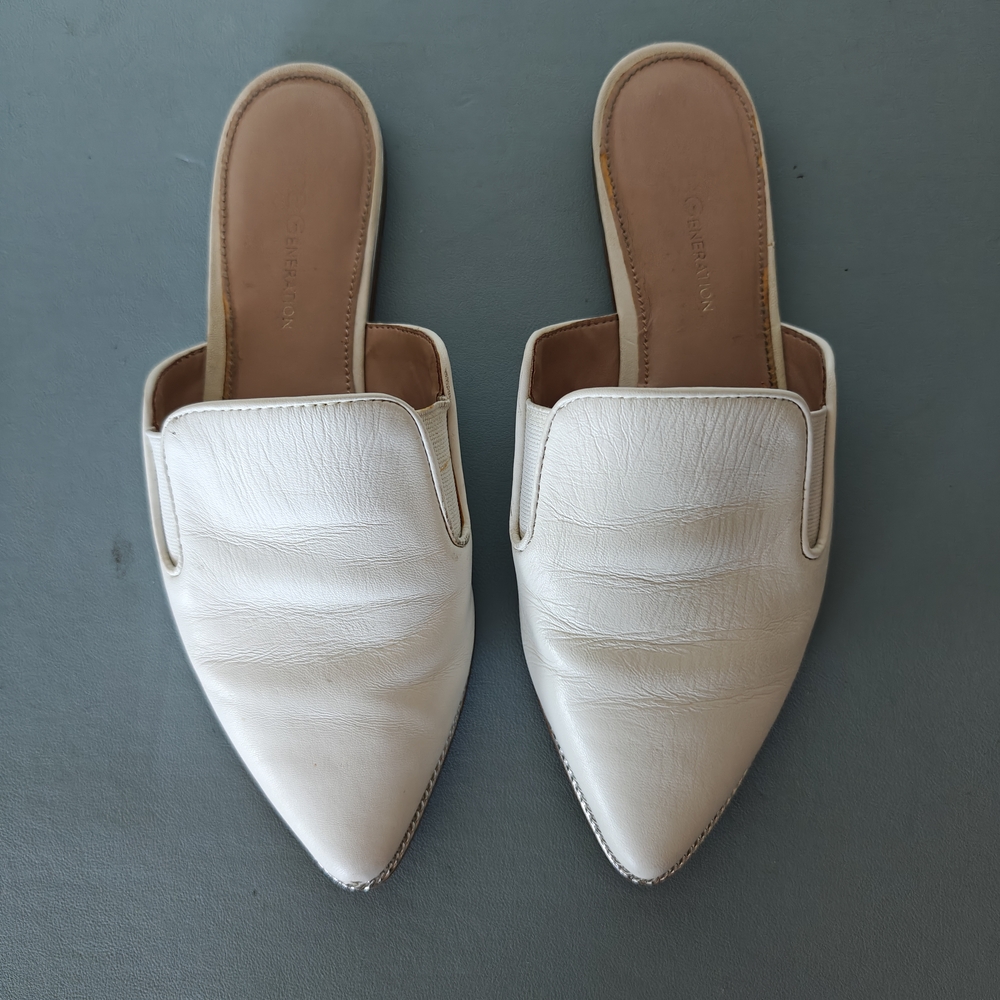 BCBGeneration White Minimalist Mules with Pointed Toe - Size 6